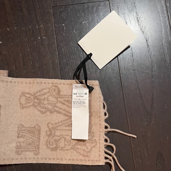 BNWT Maxmara Sanima wool jacquard scarf w/dust bag beige/brown logo monogram - Picture 5 of 10